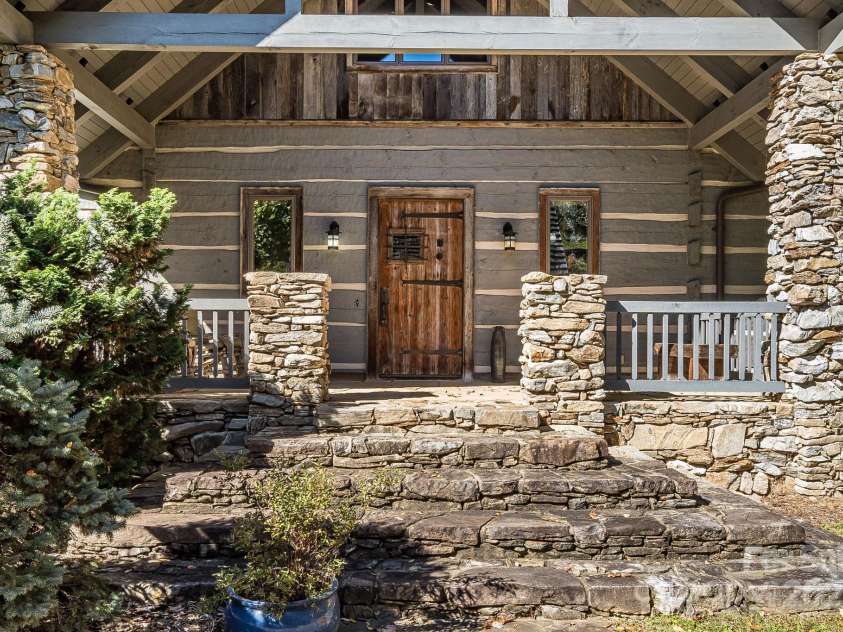 99 Thistle Ridge, Canton, NC 28716.  MLS# CAR4316255, YatesRealty ID 8194. 