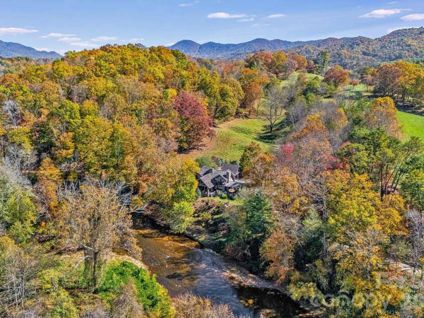 99 Thistle Ridge, Canton, NC 28716.  MLS# CAR4316255, YatesRealty ID 8194. 