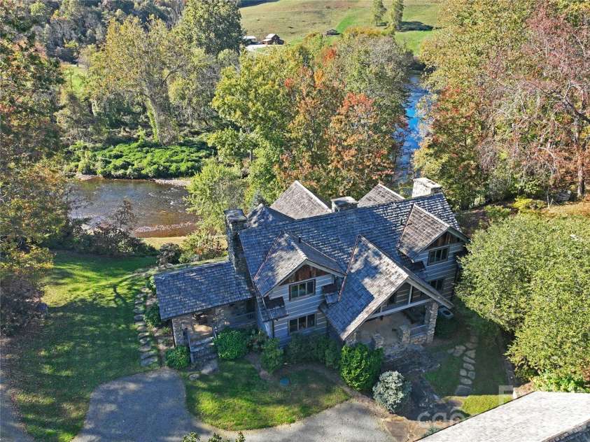 99 Thistle Ridge, Canton, NC 28716.  MLS# CAR4316255, YatesRealty ID 8194. 
