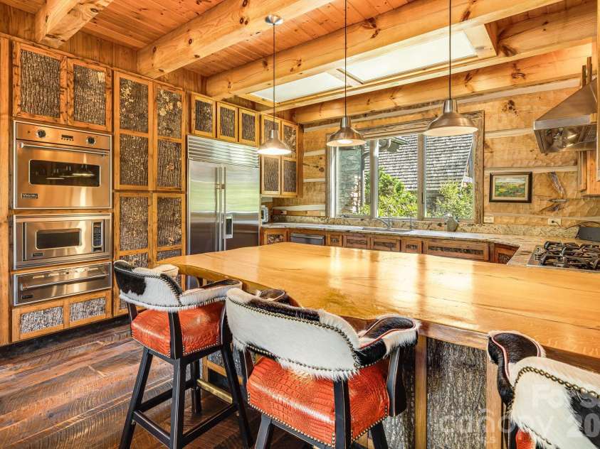 99 Thistle Ridge, Canton, NC 28716.  MLS# CAR4316255, YatesRealty ID 8194. 