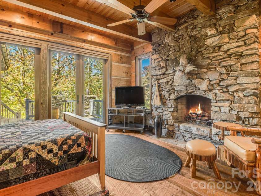 99 Thistle Ridge, Canton, NC 28716.  MLS# CAR4316255, YatesRealty ID 8194. 