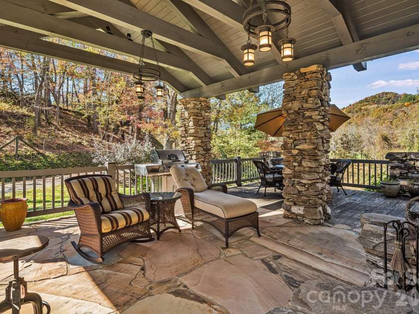 99 Thistle Ridge, Canton, NC 28716.  MLS# CAR4316255, YatesRealty ID 8194. 