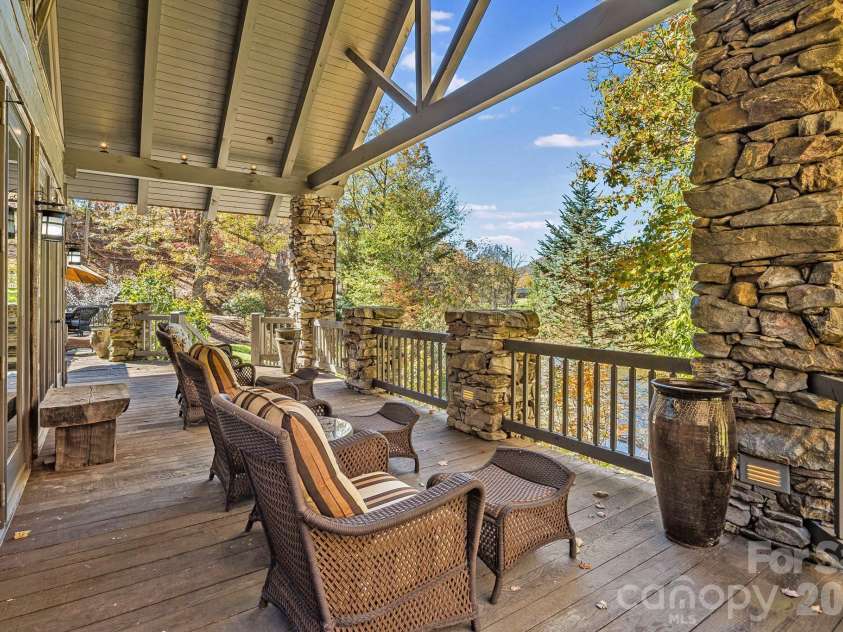 99 Thistle Ridge, Canton, NC 28716.  MLS# CAR4316255, YatesRealty ID 8194. 