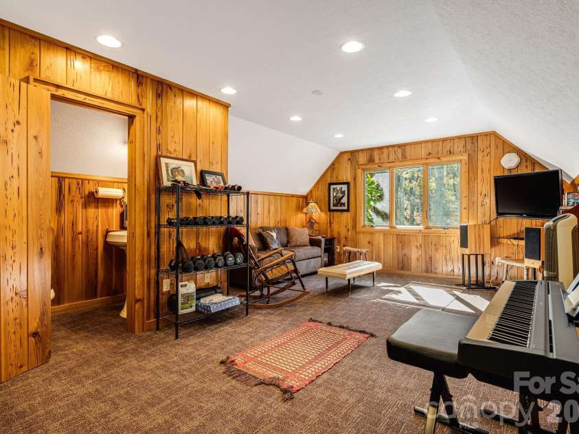99 Thistle Ridge, Canton, NC 28716.  MLS# CAR4316255, YatesRealty ID 8194. 