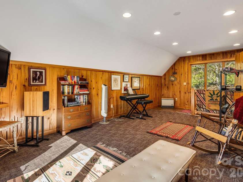 99 Thistle Ridge, Canton, NC 28716.  MLS# CAR4316255, YatesRealty ID 8194. 