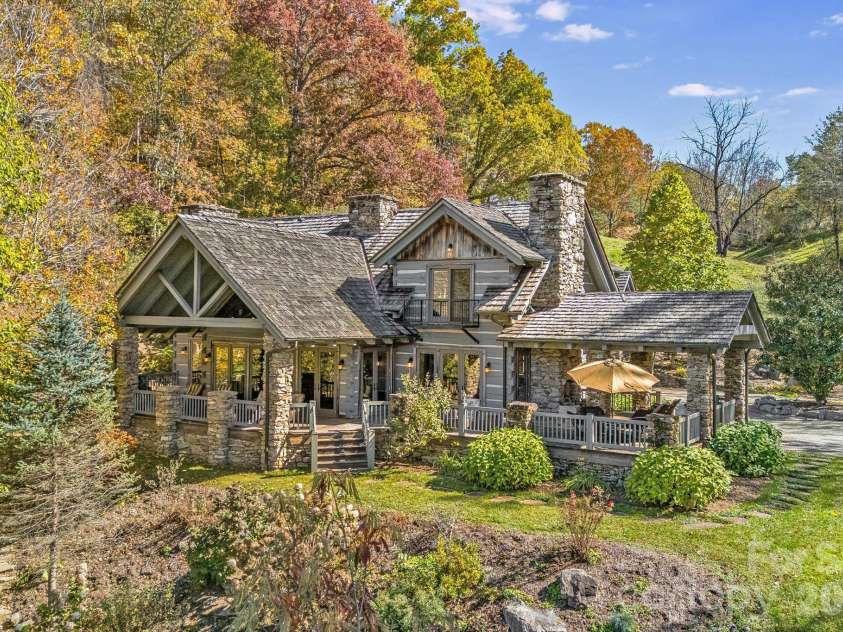 99 Thistle Ridge, Canton, NC 28716.  MLS# CAR4316255, YatesRealty ID 8194. 