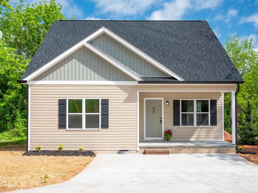 43 Robbins Circle, Lexington, NC 27292.  MLS# CAR4228206, YatesRealty ID 8196. 