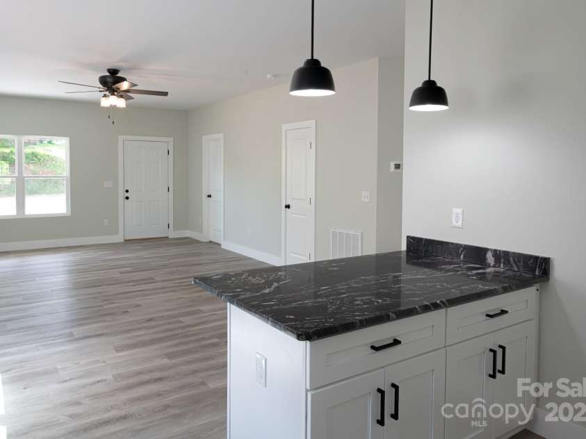 43 Robbins Circle, Lexington, NC 27292.  MLS# CAR4228206, YatesRealty ID 8196. 