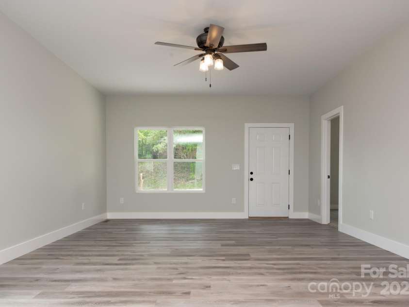 43 Robbins Circle, Lexington, NC 27292.  MLS# CAR4228206, YatesRealty ID 8196. 