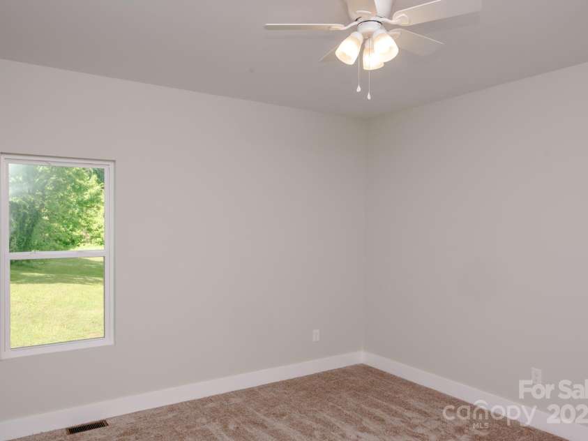 43 Robbins Circle, Lexington, NC 27292.  MLS# CAR4228206, YatesRealty ID 8196. 