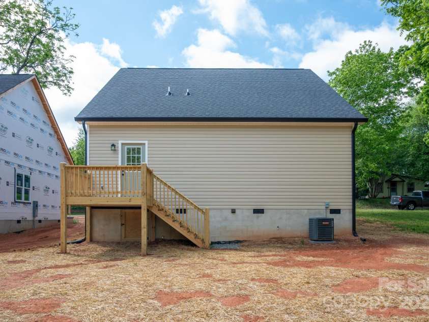 43 Robbins Circle, Lexington, NC 27292.  MLS# CAR4228206, YatesRealty ID 8196. 