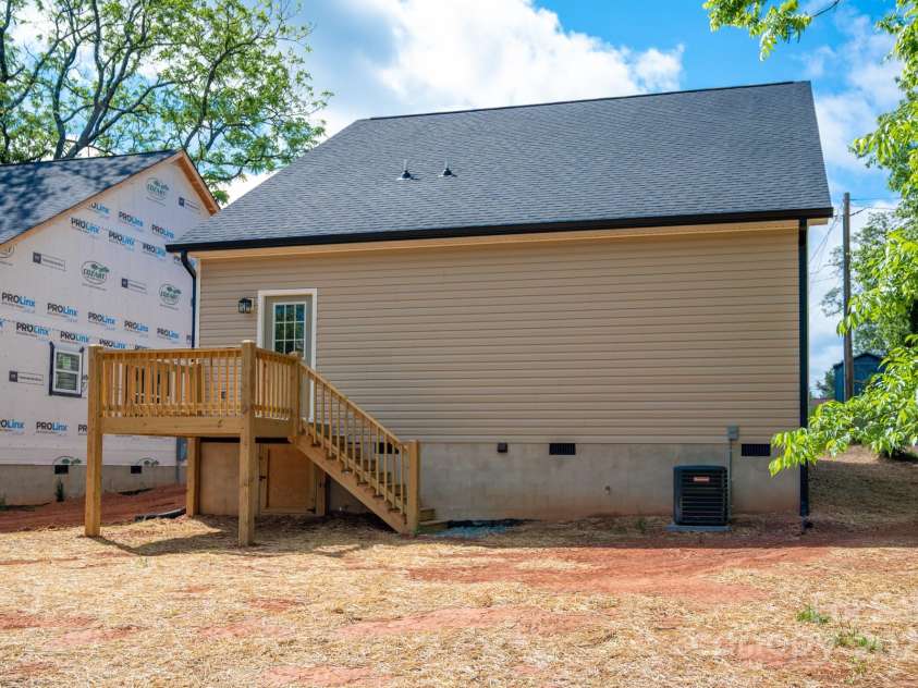 43 Robbins Circle, Lexington, NC 27292.  MLS# CAR4228206, YatesRealty ID 8196. 