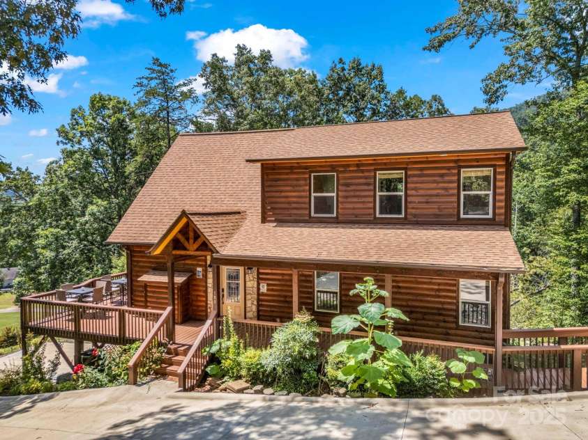 188 Fern Loop, Lake Lure, NC 28746.  MLS# CAR4287067, YatesRealty ID 8197. 