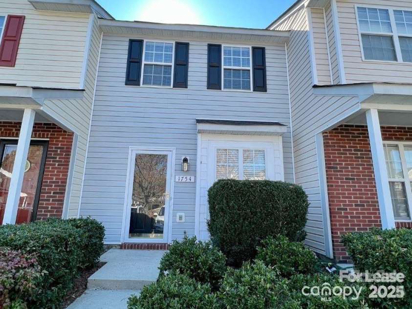 1754 Pergola Place, Charlotte, NC 28213.  MLS# CAR4231232, YatesRealty ID 8198. 