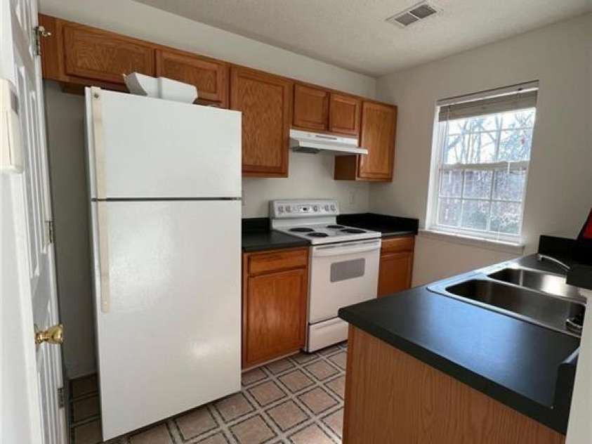 1754 Pergola Place, Charlotte, NC 28213.  MLS# CAR4231232, YatesRealty ID 8198. 