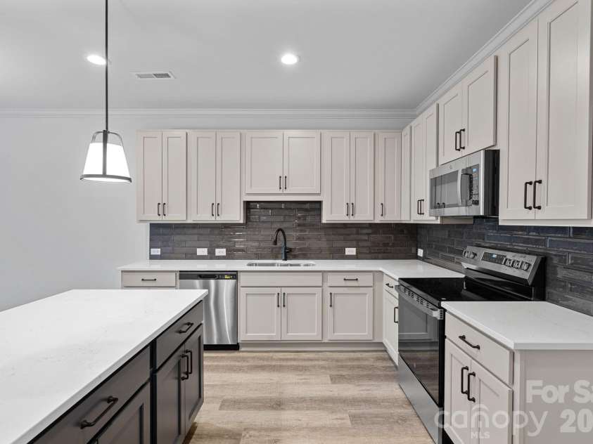 3140 Dublin Road, Charlotte, NC 28208.  MLS# CAR4324947, YatesRealty ID 8198. 