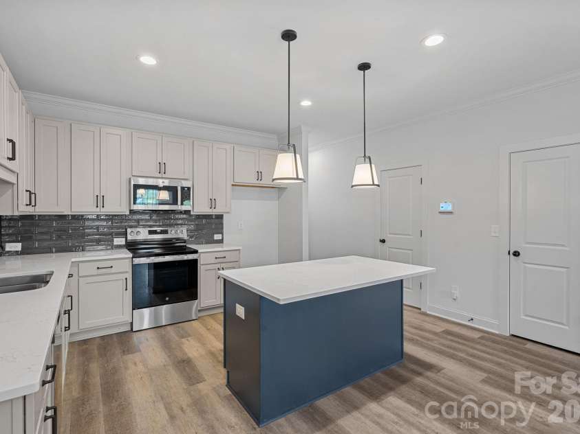 3140 Dublin Road, Charlotte, NC 28208.  MLS# CAR4324947, YatesRealty ID 8198. 