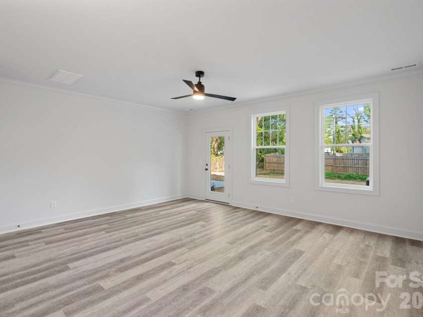 3140 Dublin Road, Charlotte, NC 28208.  MLS# CAR4324947, YatesRealty ID 8198. 
