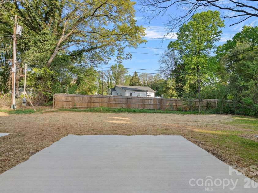 3140 Dublin Road, Charlotte, NC 28208.  MLS# CAR4324947, YatesRealty ID 8198. 