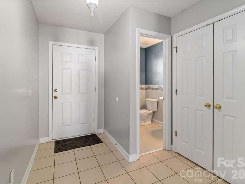 917 Poplar Forest Ridge, Clover, SC 29710.  MLS# CAR4359803, YatesRealty ID 8199. 
