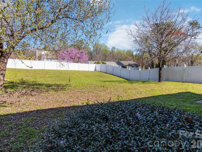 917 Poplar Forest Ridge, Clover, SC 29710.  MLS# CAR4359803, YatesRealty ID 8199. 