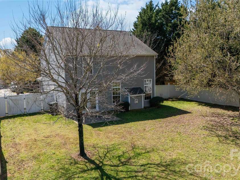 917 Poplar Forest Ridge, Clover, SC 29710.  MLS# CAR4359803, YatesRealty ID 8199. 