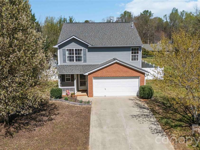 917 Poplar Forest Ridge, Clover, SC 29710.  MLS# CAR4359803, YatesRealty ID 8199. 