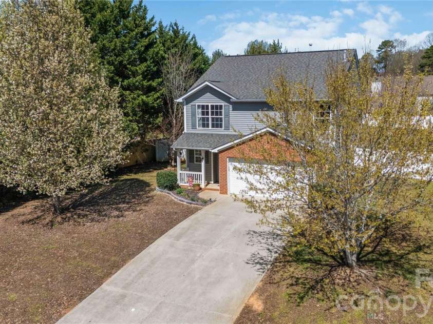917 Poplar Forest Ridge, Clover, SC 29710.  MLS# CAR4359803, YatesRealty ID 8199. 