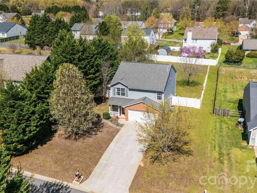 917 Poplar Forest Ridge, Clover, SC 29710.  MLS# CAR4359803, YatesRealty ID 8199. 