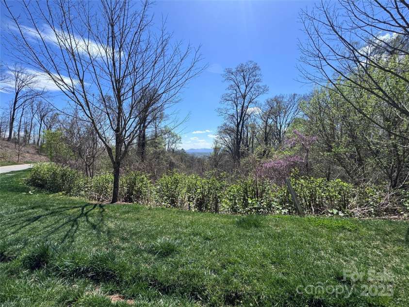 44 Samuel Ashe Drive, Asheville, NC 28805.  MLS# CAR4279385, YatesRealty ID 82. 