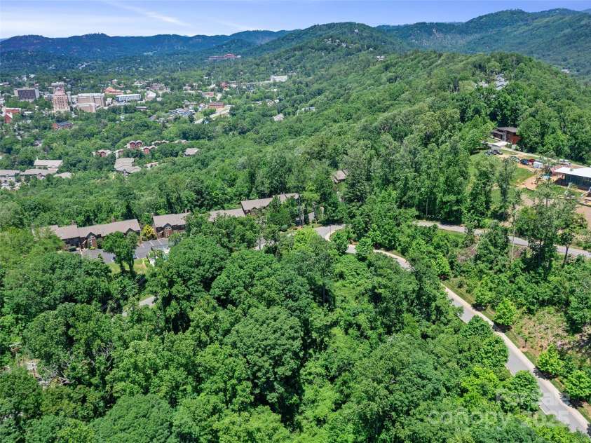 44 Samuel Ashe Drive, Asheville, NC 28805.  MLS# CAR4279385, YatesRealty ID 82. 