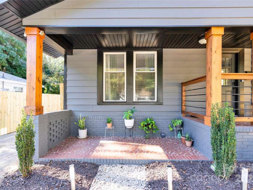 4421 Gum Street, Charlotte, NC 28208.  MLS# CAR4294508, YatesRealty ID 820. 