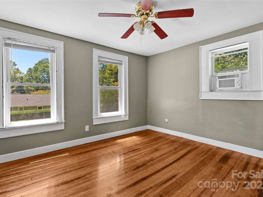 80 Laurel Avenue, Tryon, NC 28782.  MLS# CAR4299418, YatesRealty ID 820. 