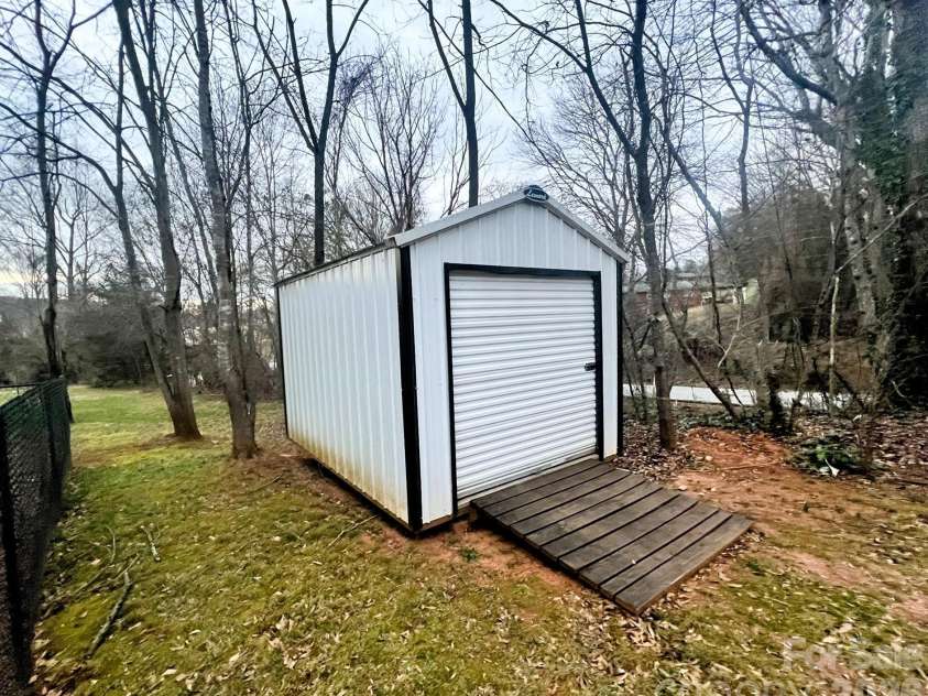 246 Tryon Road, Rutherfordton, NC 28139.  MLS# CAR4344001, YatesRealty ID 8200. 