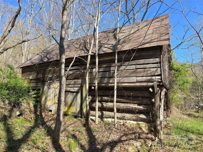 318 Brown Mountain Drive, Cullowhee, NC 28723.  MLS# CAR4235887, YatesRealty ID 8200. 