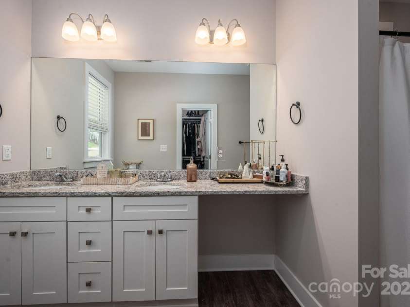 912 Westside Drive, Newton, NC 28658.  MLS# CAR4244797, YatesRealty ID 8201. 