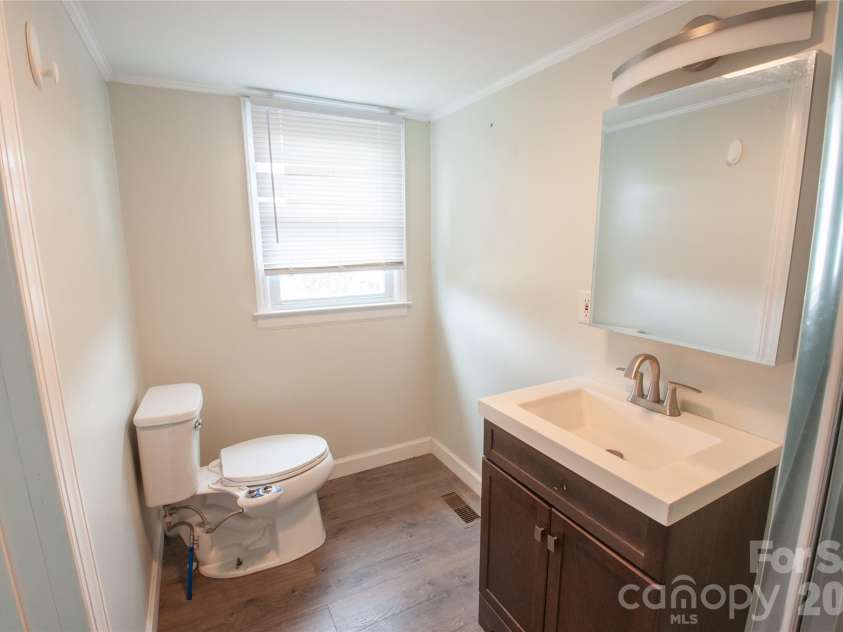 127 Bristol Road, Statesville, NC 28677.  MLS# CAR4353831, YatesRealty ID 8202. 