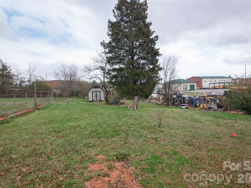 127 Bristol Road, Statesville, NC 28677.  MLS# CAR4353831, YatesRealty ID 8202. 