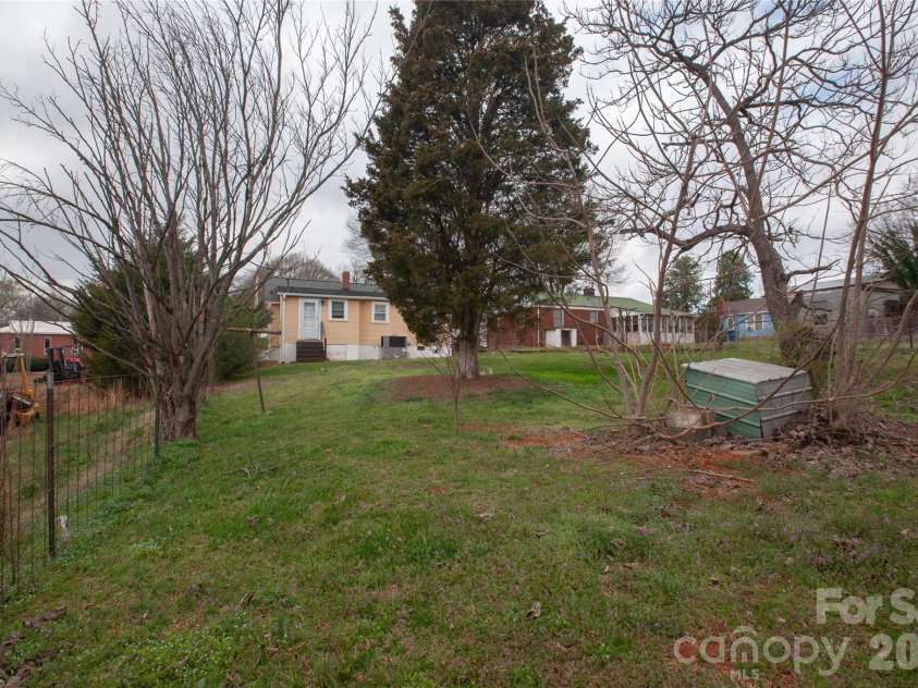 127 Bristol Road, Statesville, NC 28677.  MLS# CAR4353831, YatesRealty ID 8202. 