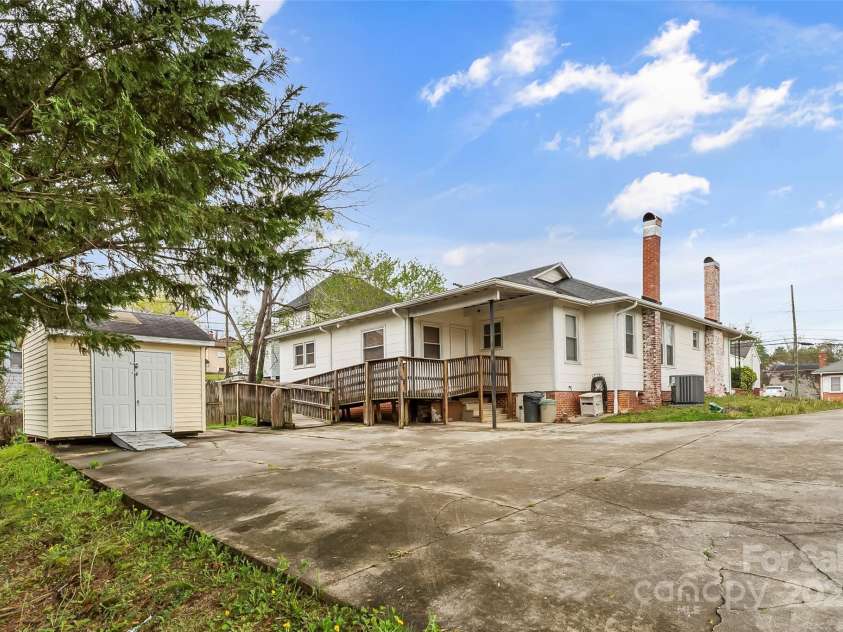 88 State Street, Marion, NC 28752.  MLS# CAR4242716, YatesRealty ID 8203. 