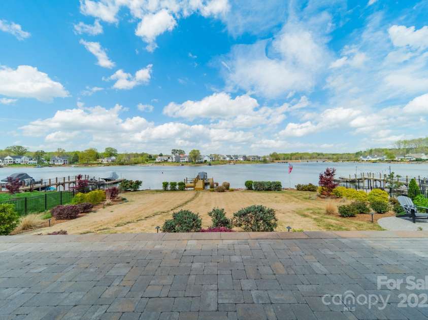 139 Little Indian Loop, Mooresville, NC 28117.  MLS# CAR4244066, YatesRealty ID 8204. 