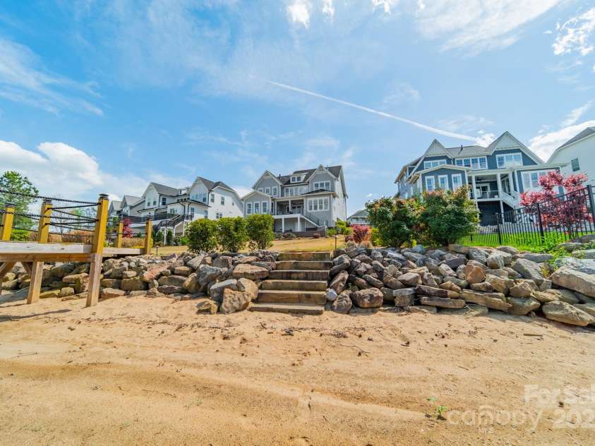 139 Little Indian Loop, Mooresville, NC 28117.  MLS# CAR4244066, YatesRealty ID 8204. 