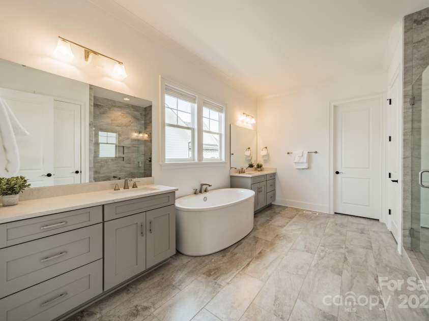 139 Little Indian Loop, Mooresville, NC 28117.  MLS# CAR4244066, YatesRealty ID 8204. Primary Bath