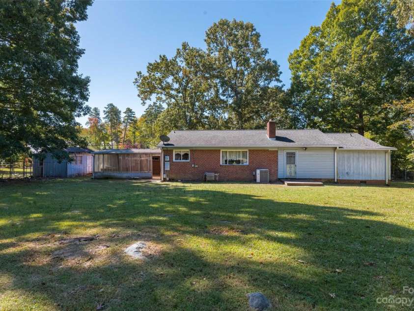 11434 Tema Circle, Charlotte, NC 28214.  MLS# CAR4024822, YatesRealty ID 8205. 