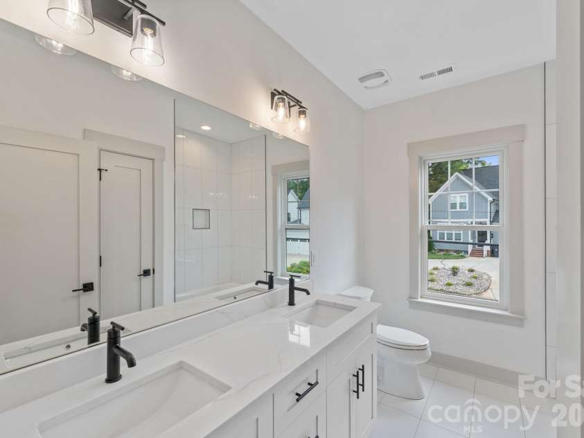 1529 Beckwith Place, Charlotte, NC 28205.  MLS# CAR4345978, YatesRealty ID 8205. 