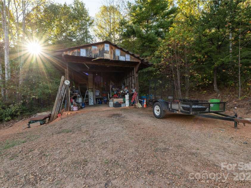 7355 J Warren Lane, Lenoir, NC 28645.  MLS# CAR4193591, YatesRealty ID 8207. 