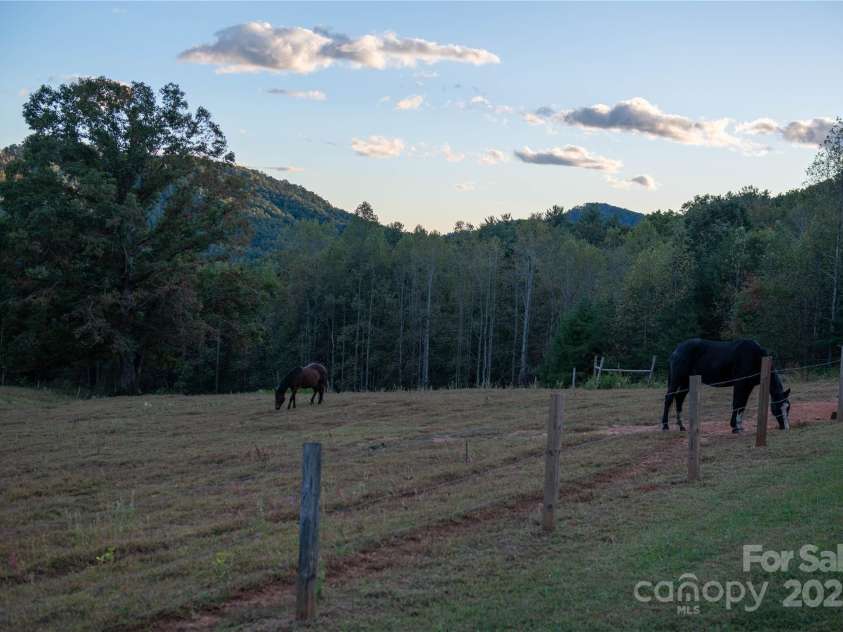 7355 J Warren Lane, Lenoir, NC 28645.  MLS# CAR4193591, YatesRealty ID 8207. 