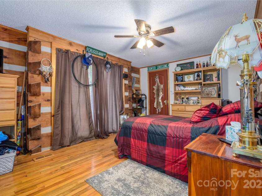 7355 J Warren Lane, Lenoir, NC 28645.  MLS# CAR4193591, YatesRealty ID 8207. 