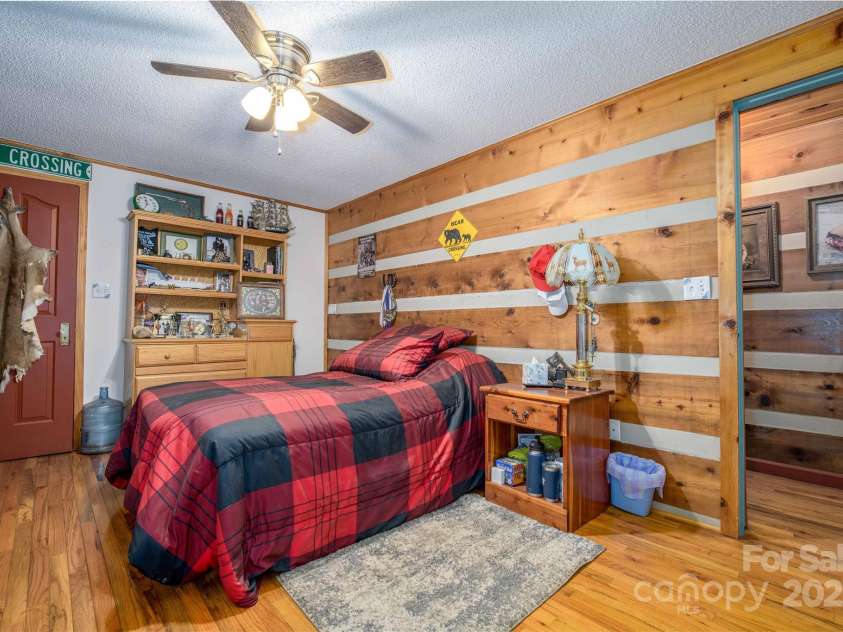 7355 J Warren Lane, Lenoir, NC 28645.  MLS# CAR4193591, YatesRealty ID 8207. 