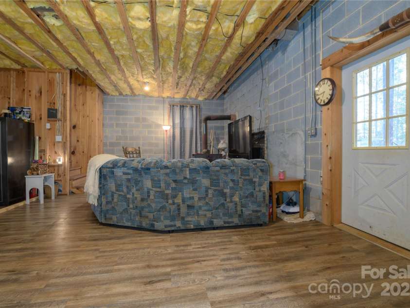 7355 J Warren Lane, Lenoir, NC 28645.  MLS# CAR4193591, YatesRealty ID 8207. 